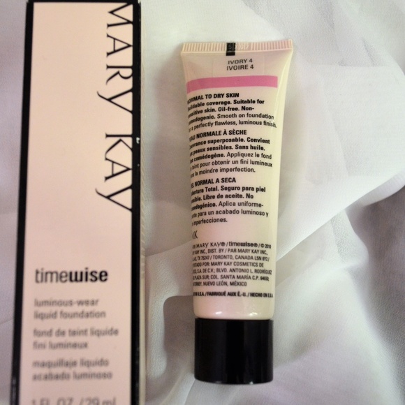 MARY KAY Timewise Luminous-wear Liquid Foundation - Picture 2 of 3